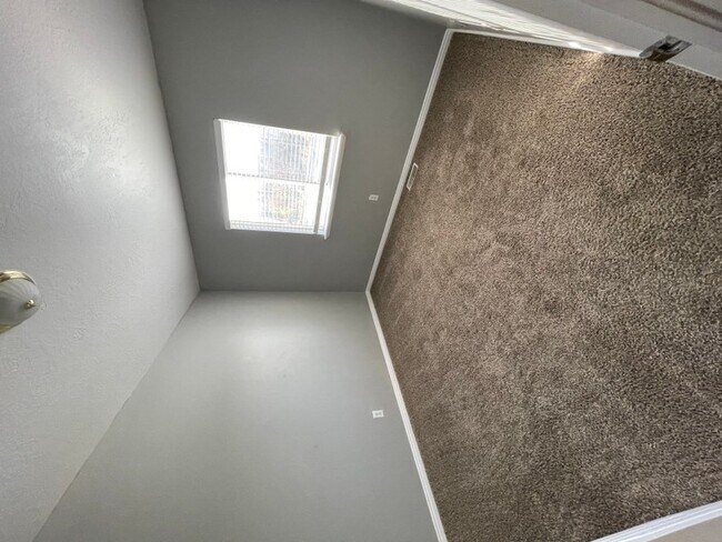Foto del edificio - 451 N 1160 E St