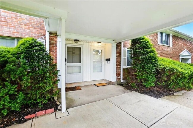 Building Photo - Charming 2BR Condo in Hart of Centerville