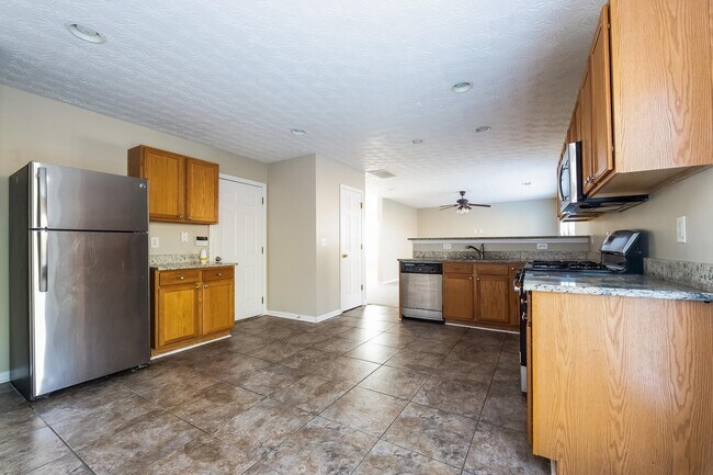 Building Photo - 5590 Sable Bay Point