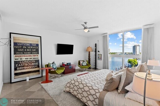 Foto del edificio - 715 Bayshore Dr