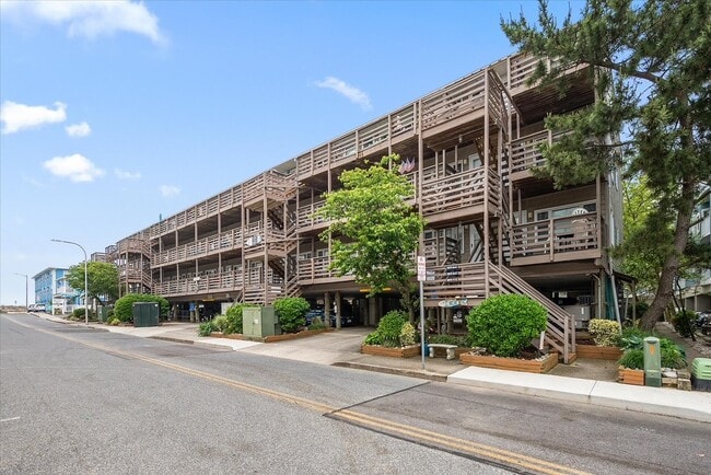 Building Photo - 9 46th St