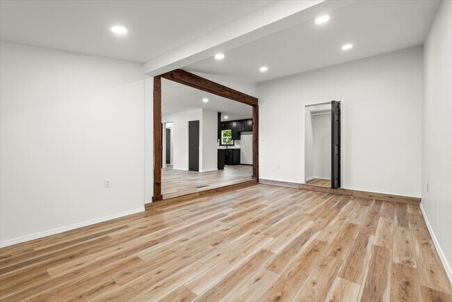 Foto del edificio - 410 Sooner Rd