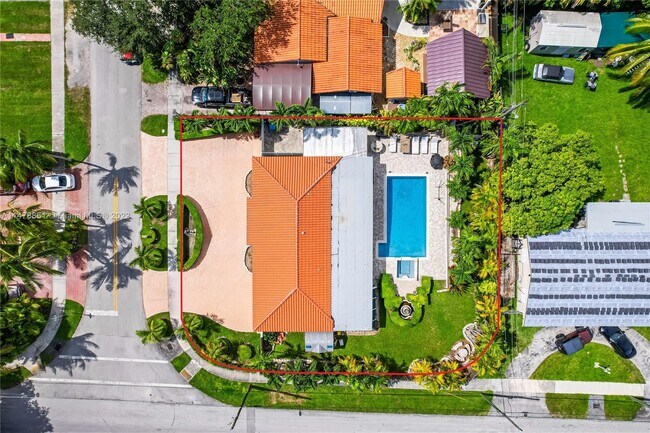 Foto del edificio - 9901 SW 35th Ter