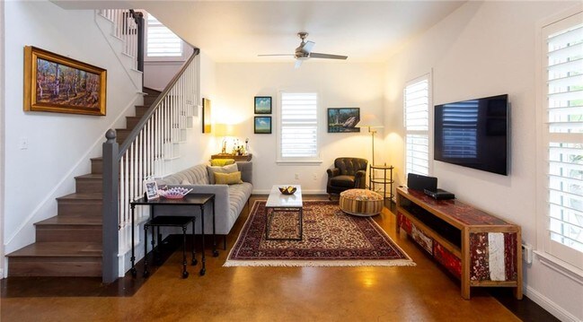 Foto del edificio - 2206 E 9th St