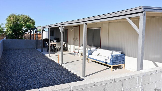 Building Photo - 10584 E Amber Dr