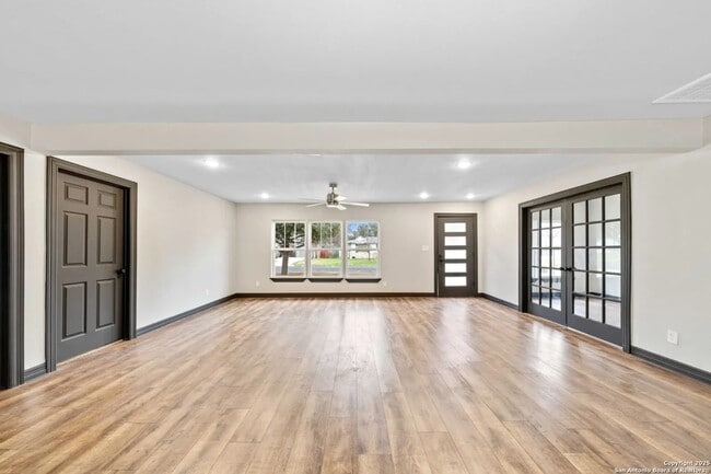 Building Photo - 2643 W Gramercy Pl