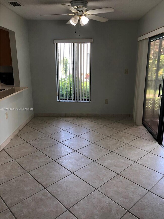 Foto del edificio - 1431 SW 124th Ct