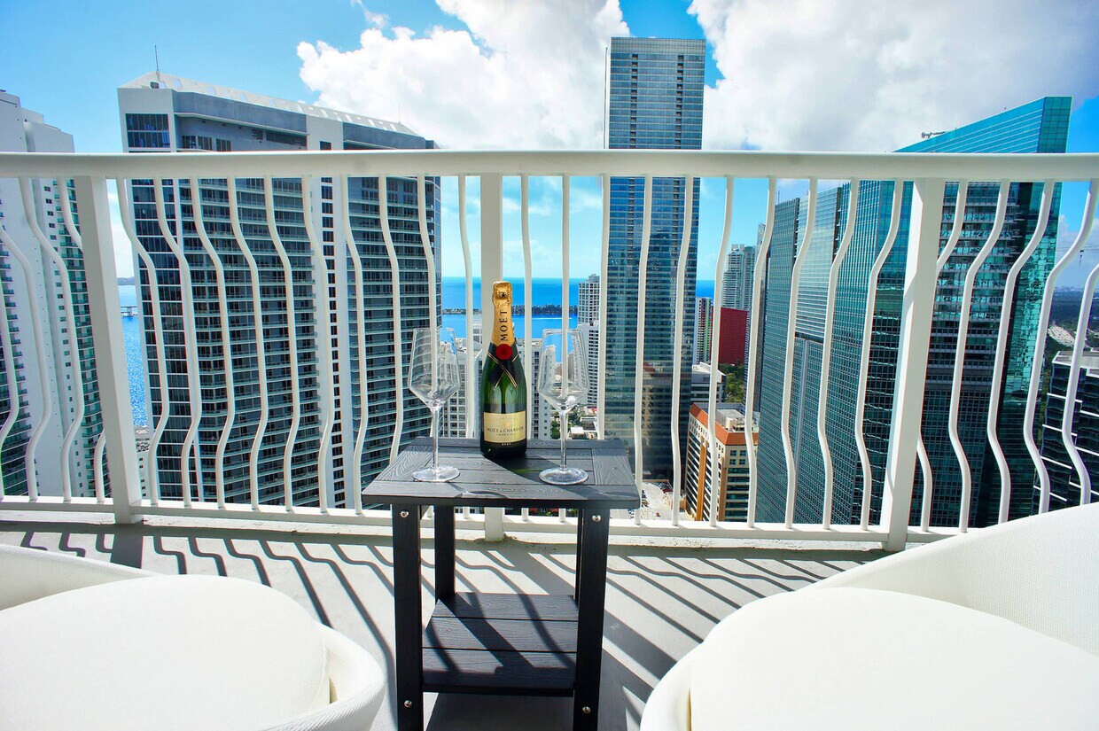 Foto principal - 1200 Brickell Bay Dr