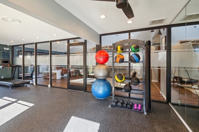 Building Photo - Terrace Oaks