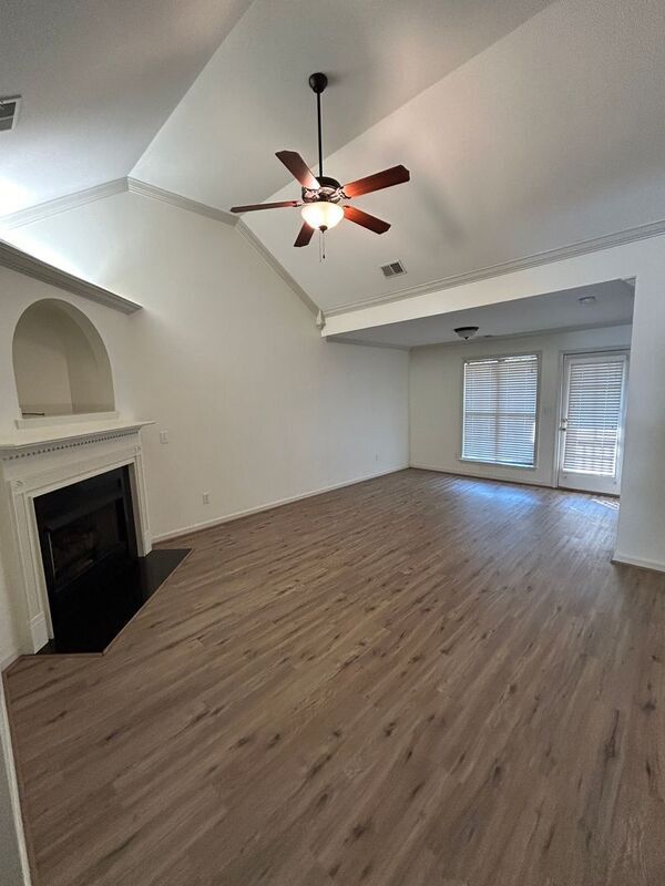 Foto del edificio - 6082 Townley Ct