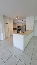 Building Photo - 7330 NW 114th Ave