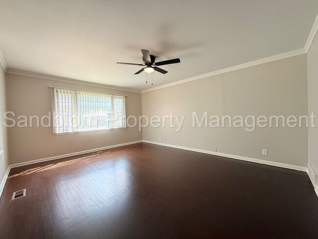 Foto del edificio - 2614 S Urbana Ave