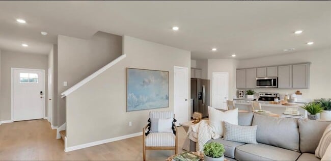 Building Photo - 257 Frogmore Lp