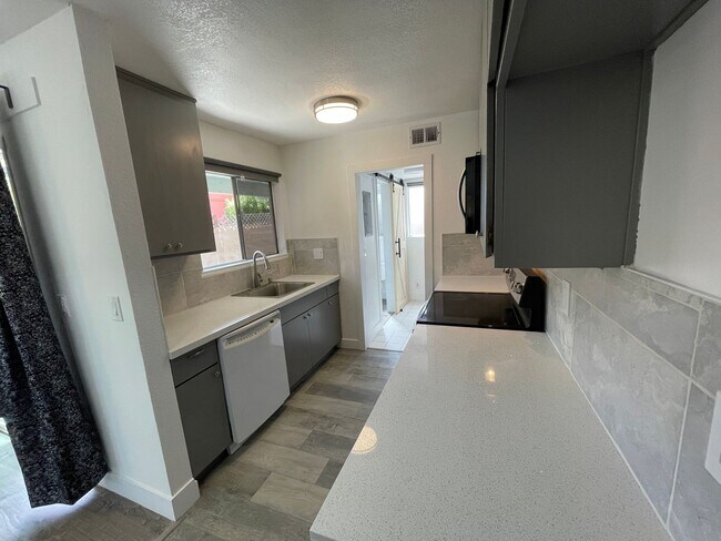 Foto del edificio - 2414 18th St