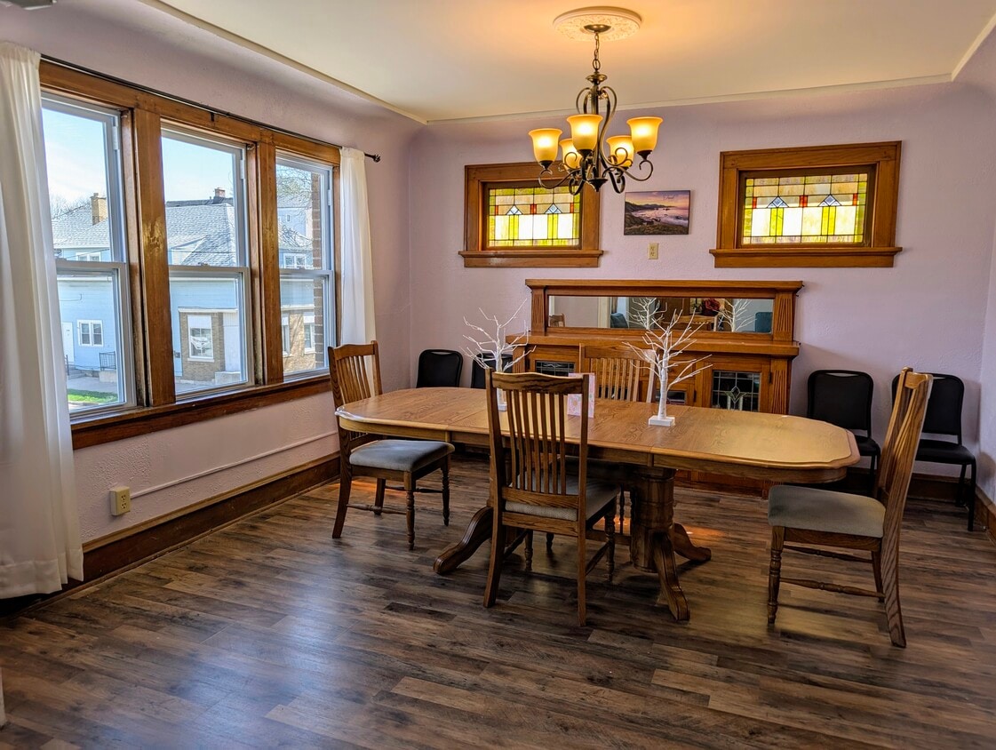 Foto principal - 3675 E Pulaski Ave
