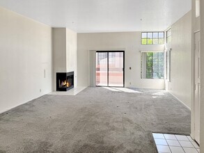 Building Photo - 2601 S Broadmoor Dr