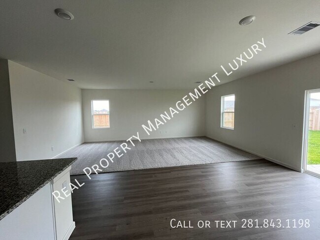 Foto del edificio - 5903 Grantgrala Dr