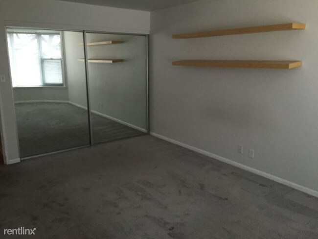 Foto del edificio - 1 br, 1 bath Condo - 2525 S Shore 14 Unit 14