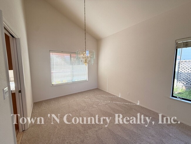 Building Photo - 139 Greenbriar Way