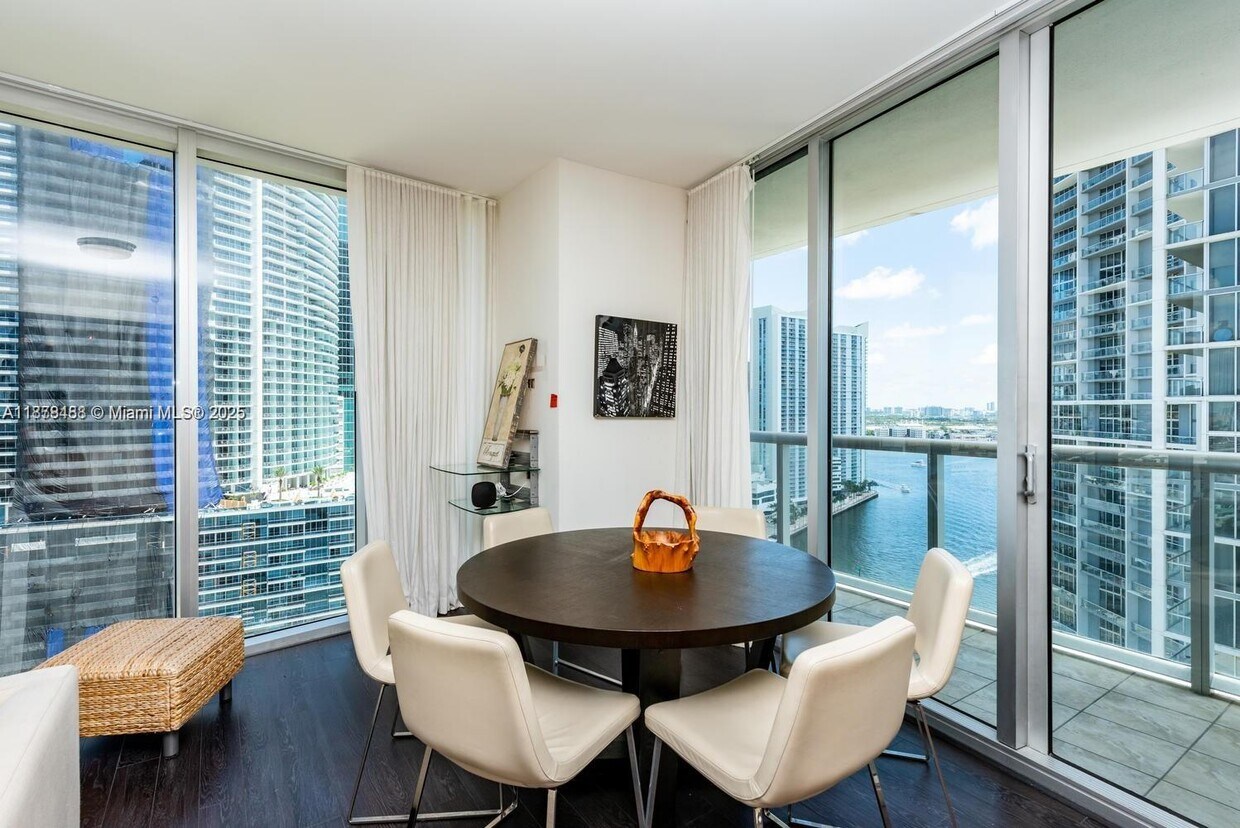 Foto principal - 485 Brickell Ave