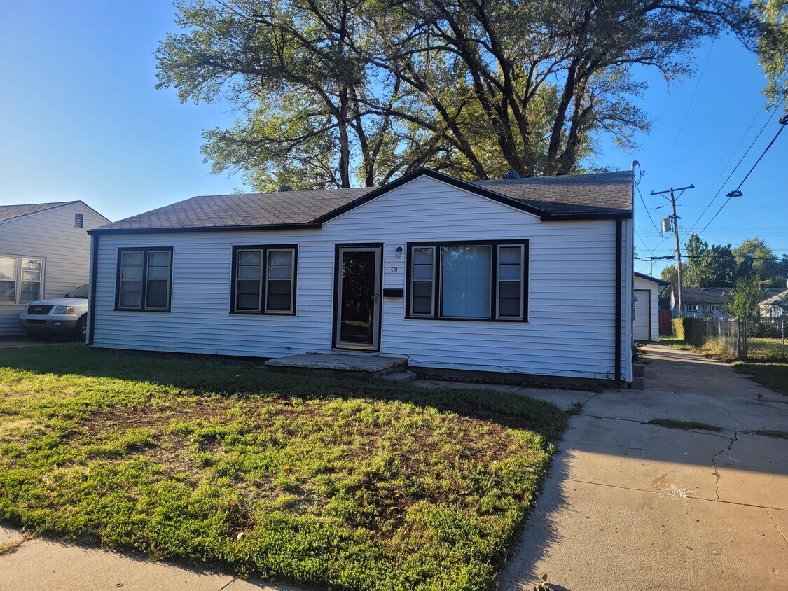 Primary Photo - 501 W 33rd St S