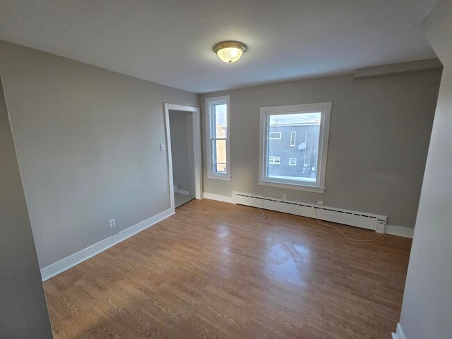 Building Photo - 274 Tower St