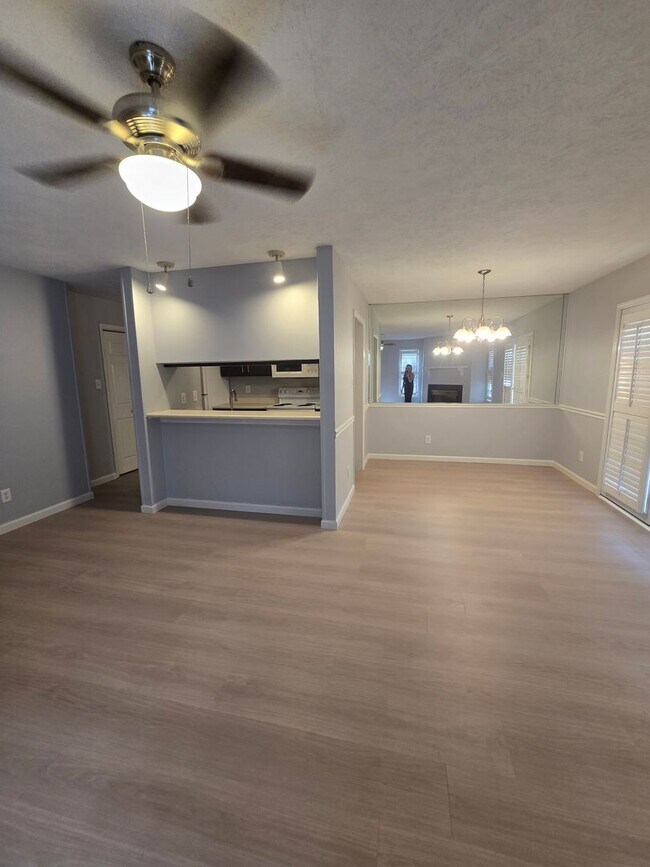 Foto del edificio - 2700-3 Preston Woods Drive