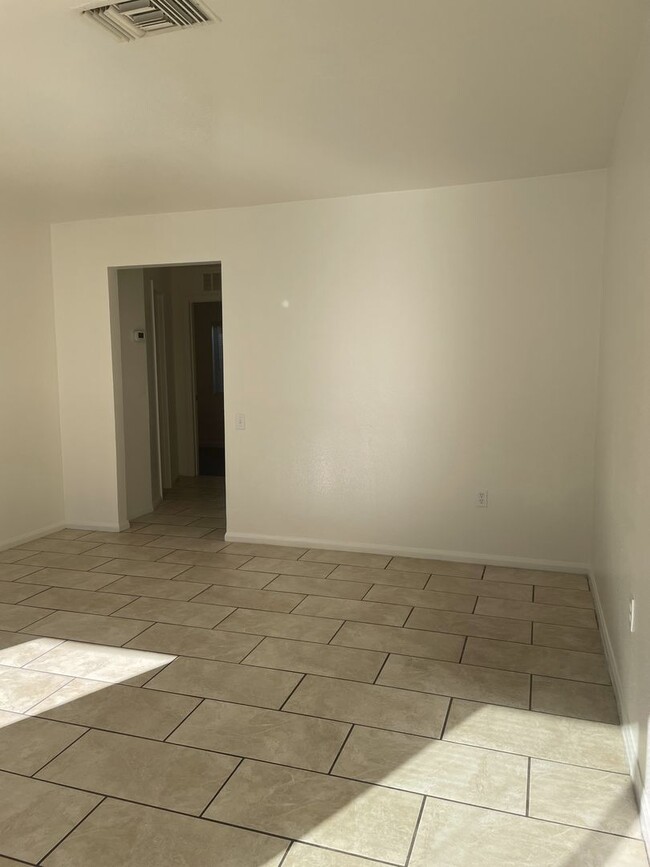 Foto del edificio - 2545 Belmont St