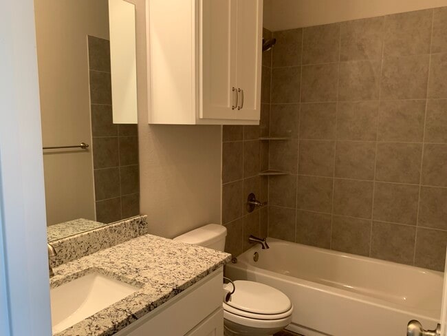 Foto del edificio - 2240 J E Woody Rd