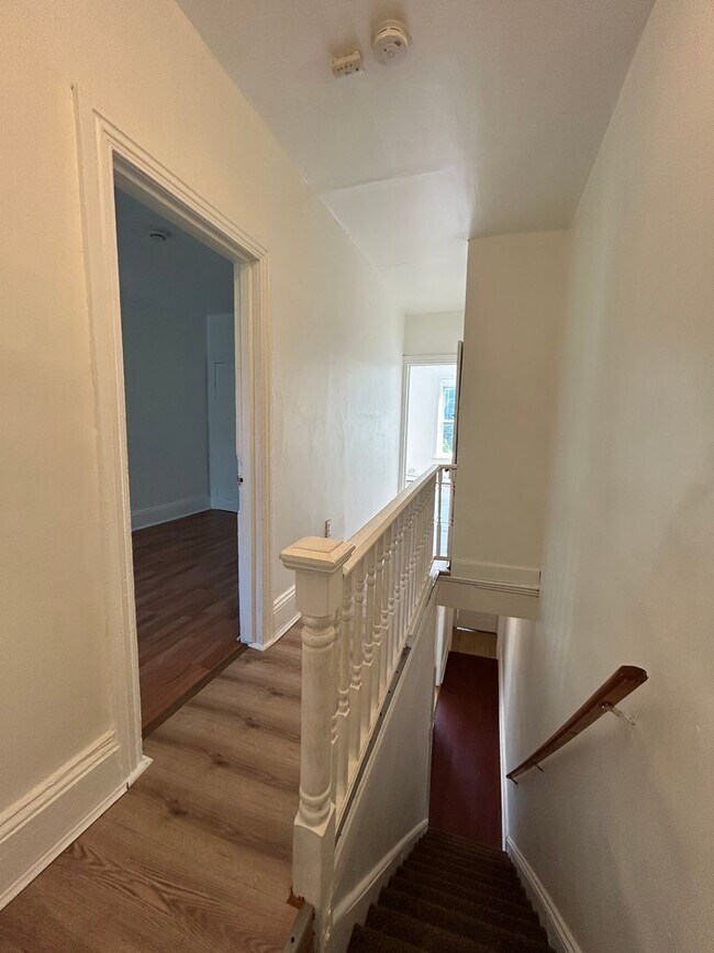 Foto del edificio - Nice 3 bedroom house big kitchen and Parking