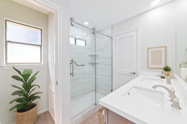 Foto del edificio - 154 Old Bridge Lake St