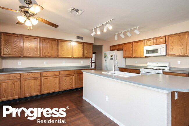 Building Photo - 2605 S Athena