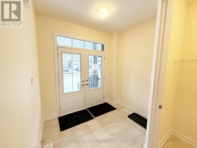 Building Photo - 27 STARBOARD Cres