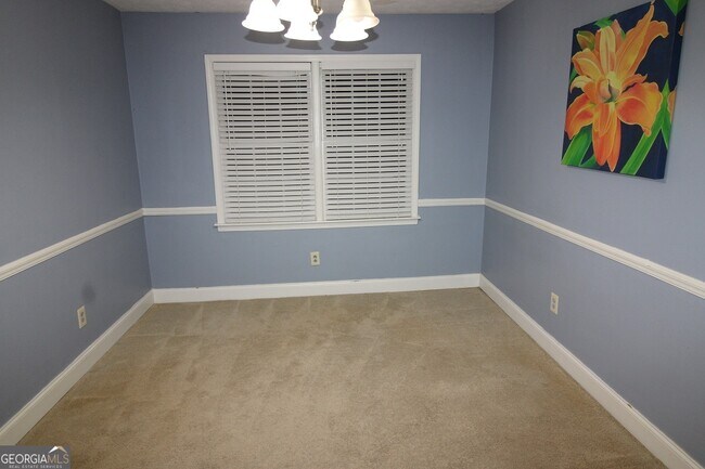 Building Photo - 888 Chartley Dr SW