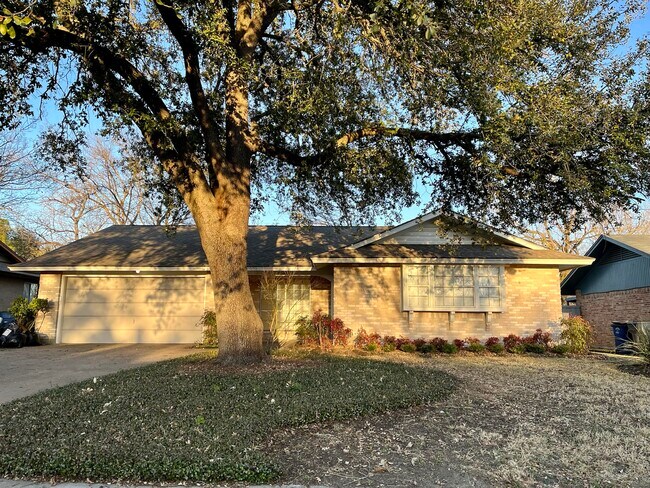 Curb view - 2768 Beechmont Dr