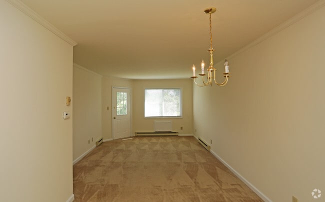 Living Room - Strawberry Ridge Apartments