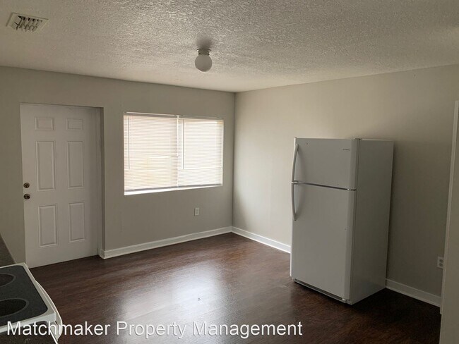 Building Photo - 3 br, 1 bath House - 414 SE 7th Terrace