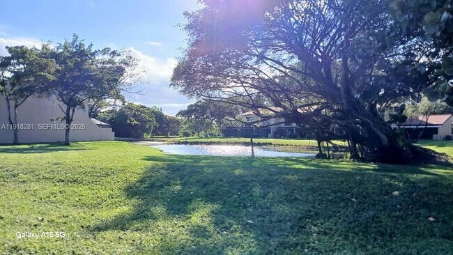 Foto del edificio - 3851 Estepona Ave