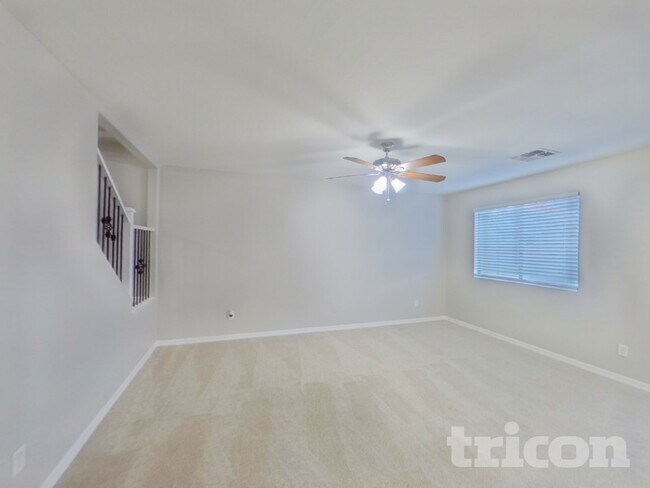 Building Photo - 12922 W Fleetwood Ln