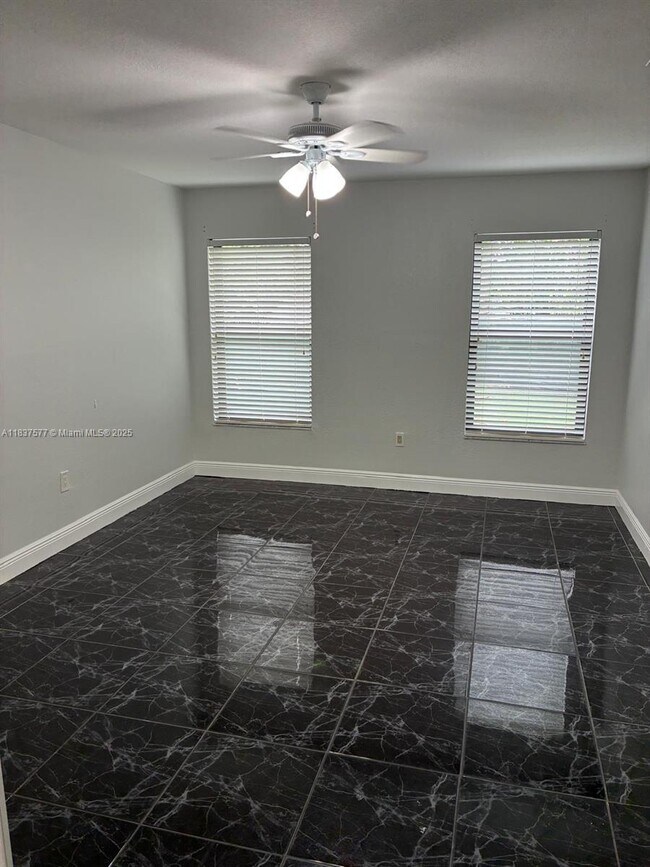 Foto del edificio - 16304 SW 103rd Ct