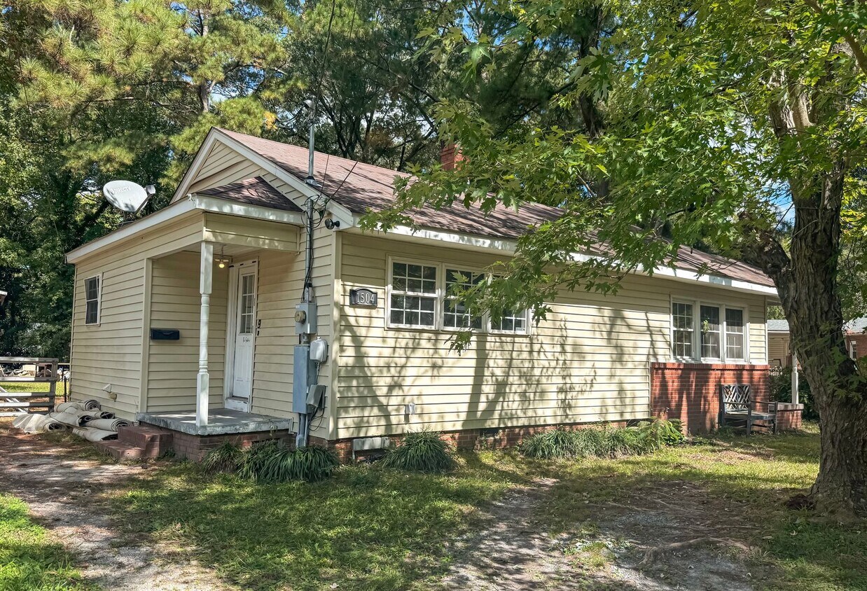 Foto principal - 1504 Gold St N