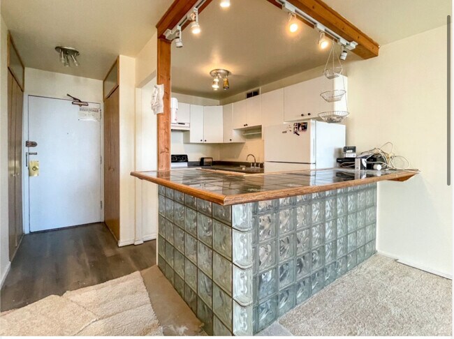 Foto del edificio - 4250 N Marine Dr