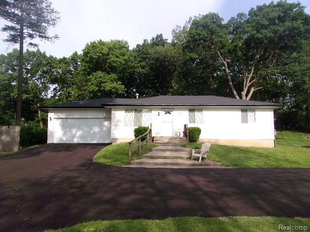 Primary Photo - 2425 Dexter Rd