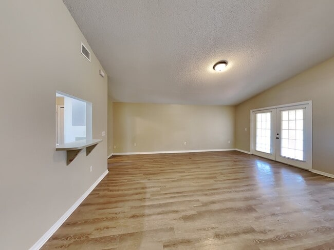 Building Photo - 3540 Manor Loop