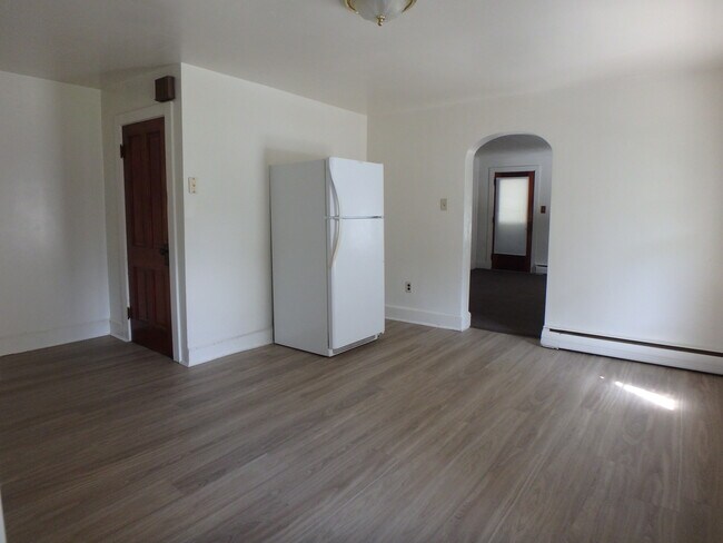 Foto del edificio - 119 Montour St N