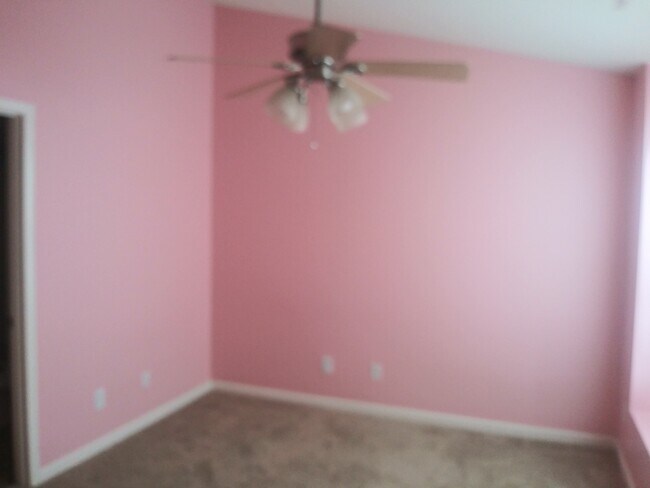 Building Photo - 251 Malamute Ln
