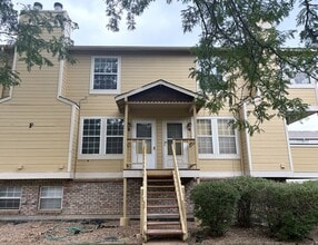 Building Photo - 3200 Azalea Dr