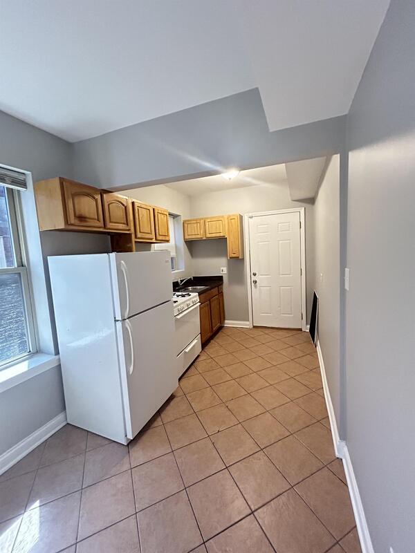 7150 S Cornell Ave Unit 3E, Chicago, IL 60649 Condo for Rent in