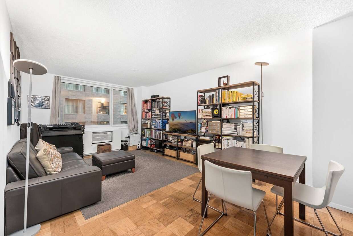 230 W 55th St, New York, NY 10019 House for Rent in New York, NY