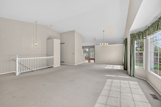Building Photo - Beautiful Home located in the heart of Highlans Ranch - 55+ community